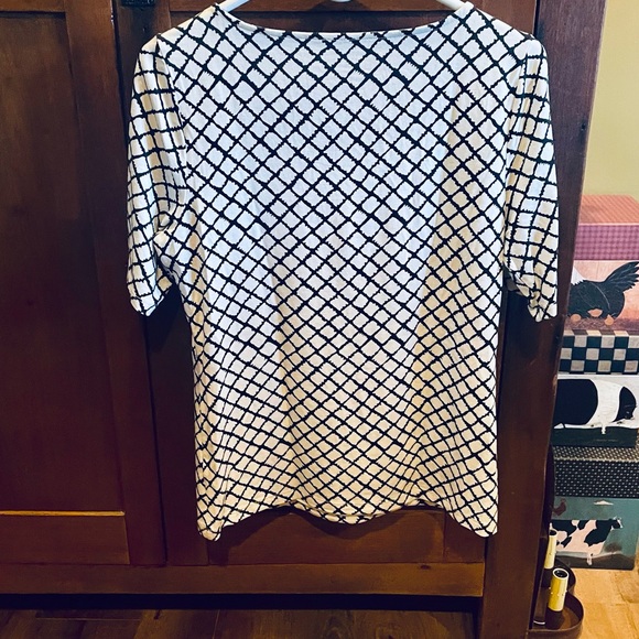 Talbots NWOT soft and silky elbow length front lined shirt sz Med. PERFECT. Nice - Picture 6 of 7